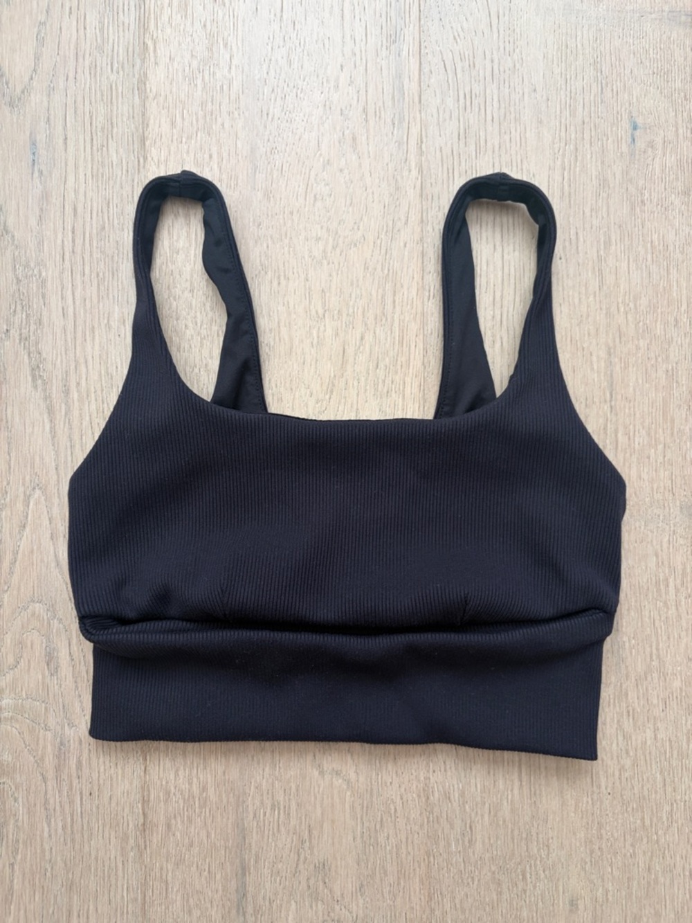 EUC alo yoga slit bra black size small